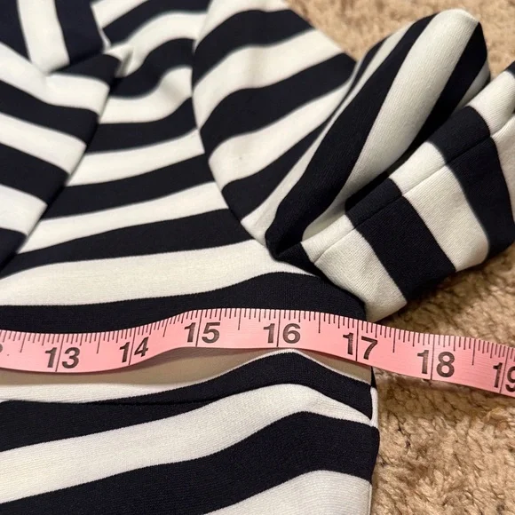 Amanda & Chelsea Navy and White Striped Blazer - Picture 4 of 11